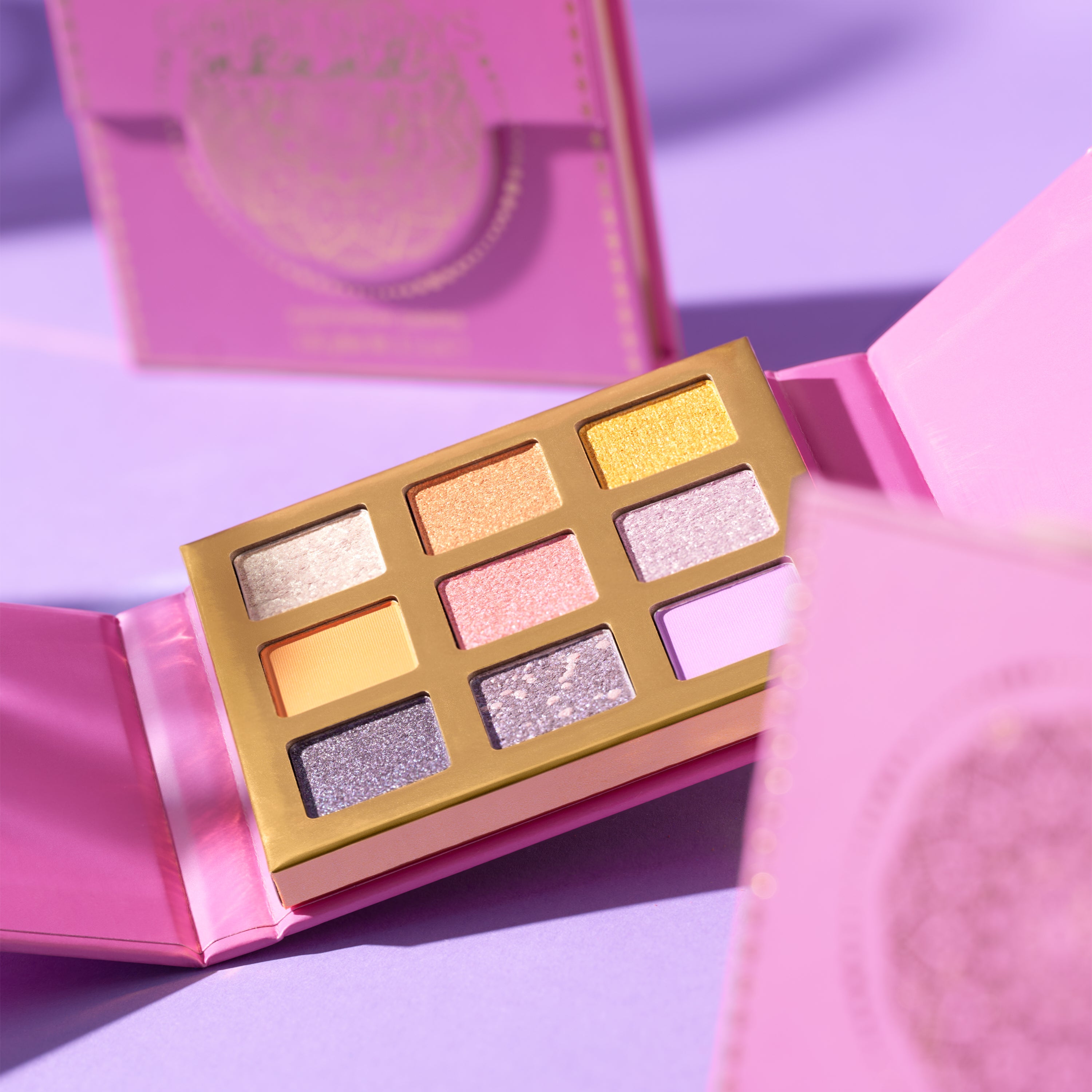Essence Golden Days Ahead Eyeshadow Palette 01