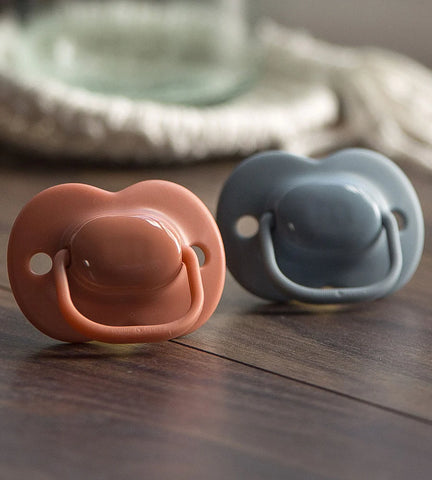 Tommee Tippee     2 X  CHERRY LATEX SOOTHER